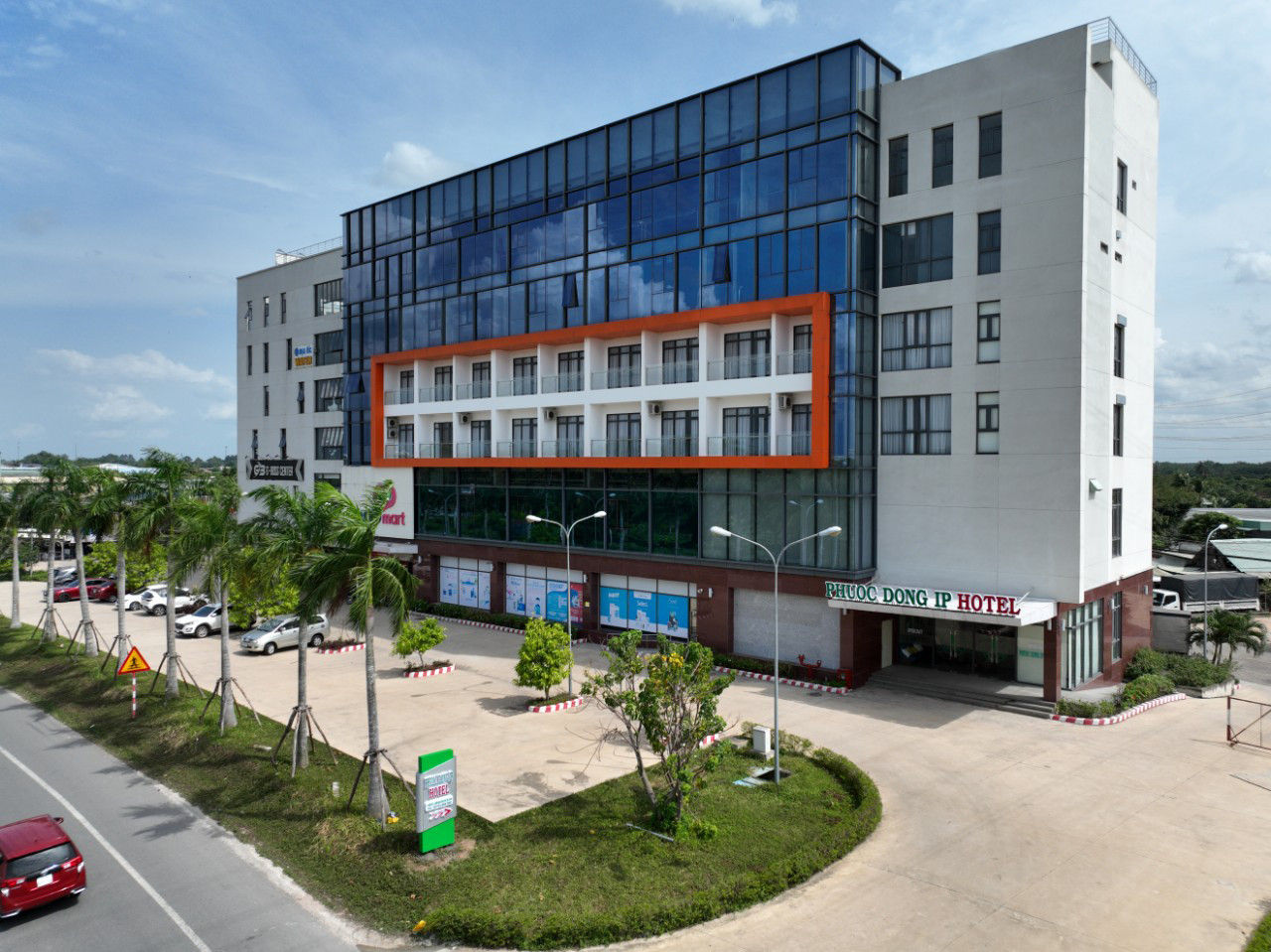 Coop mart Phước Đông New City